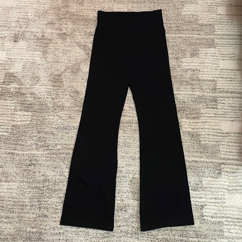 Black flare legging